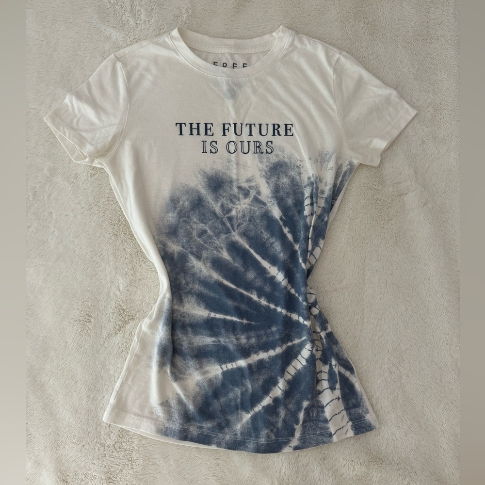 MOVING SALE - The Future Is Ours tee ✰ indie // cyber // y2k